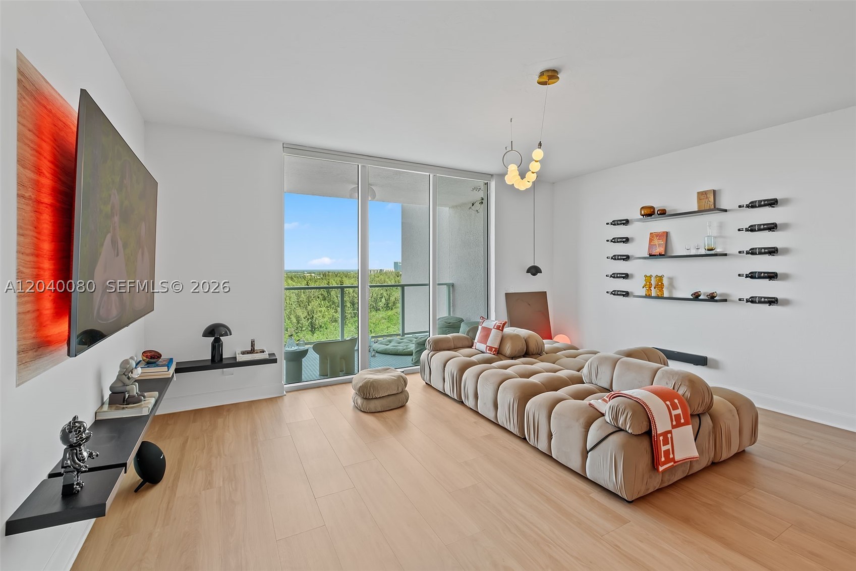 THE OAKS I CONDO - Residential