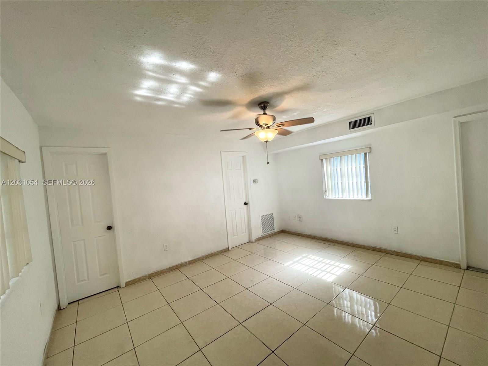 LAUDERDALE - Residential