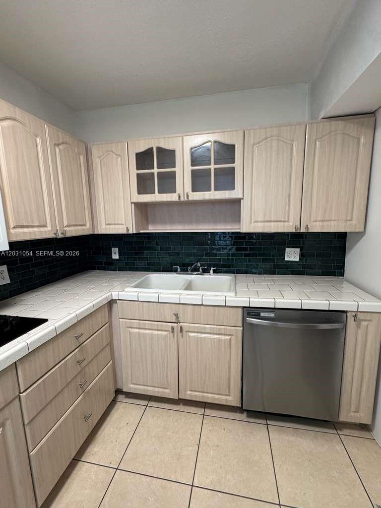 LAUDERDALE - Residential