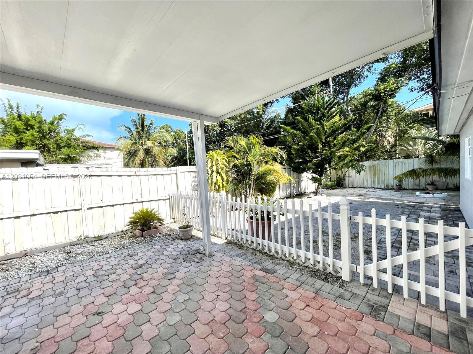 LAUDERDALE - Residential