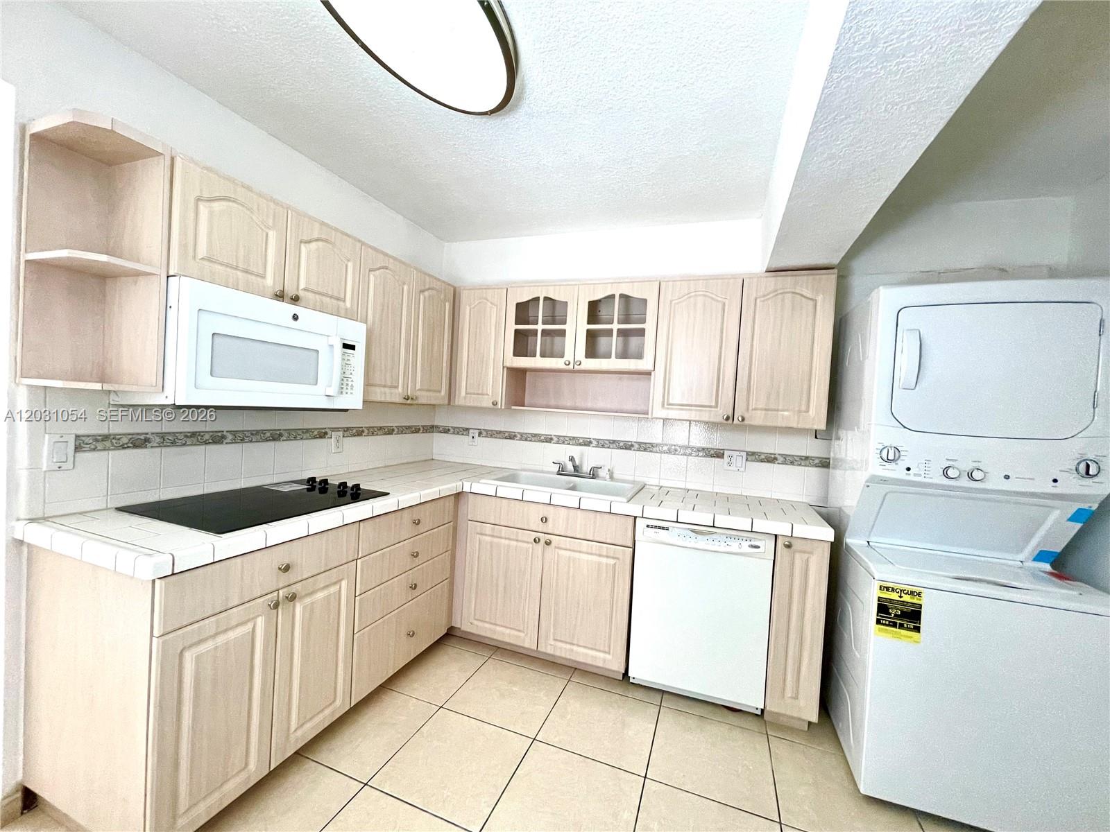LAUDERDALE - Residential