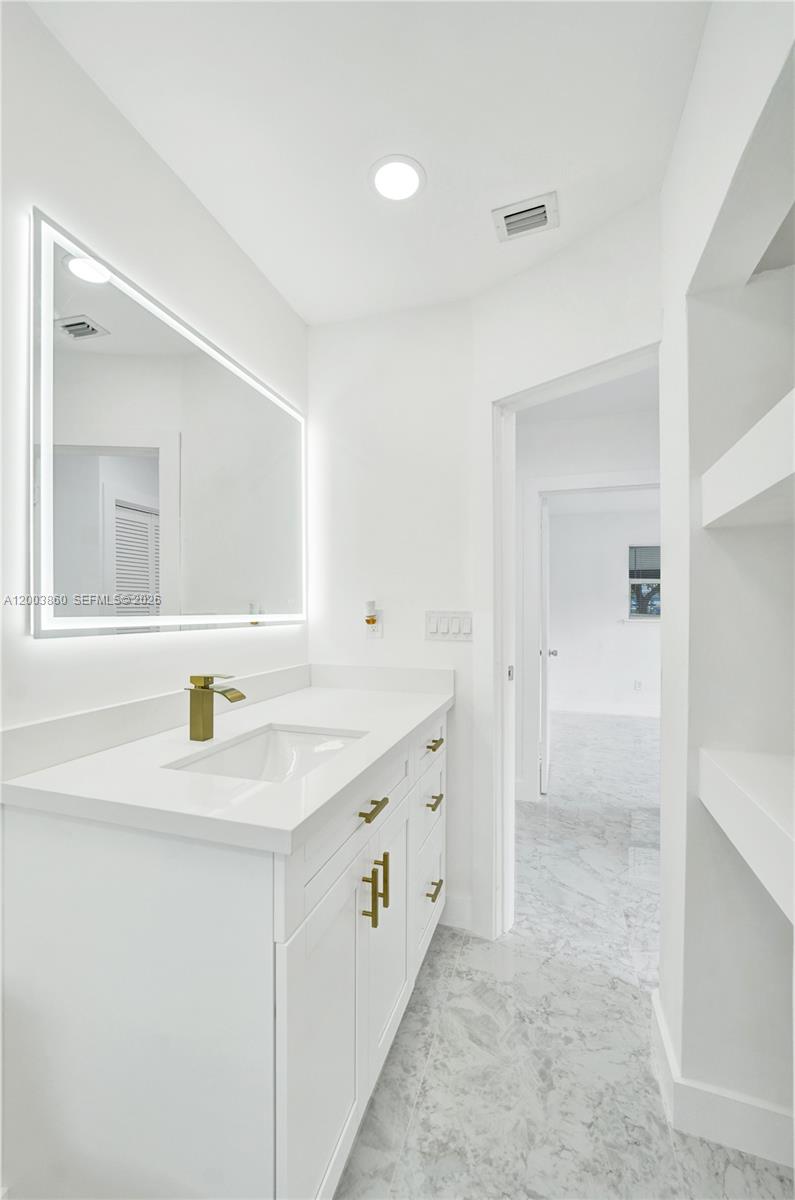 LINWOOD GARDENS - Residential