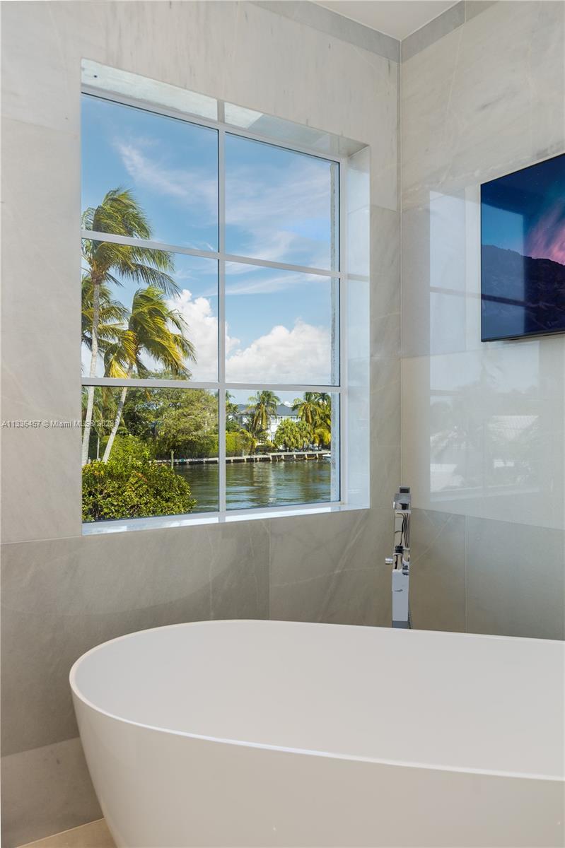 BOCA HARBOUR 7TH SEC - Residential