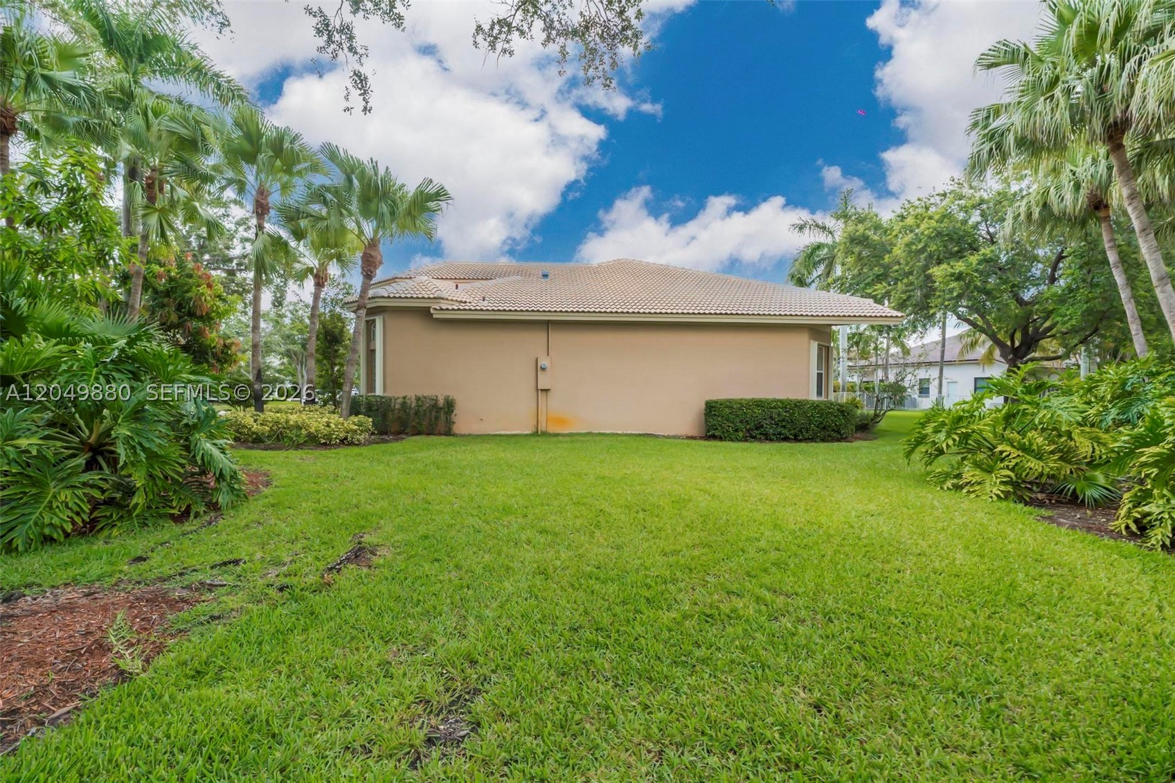 PEMBROKE ISLES III - Residential