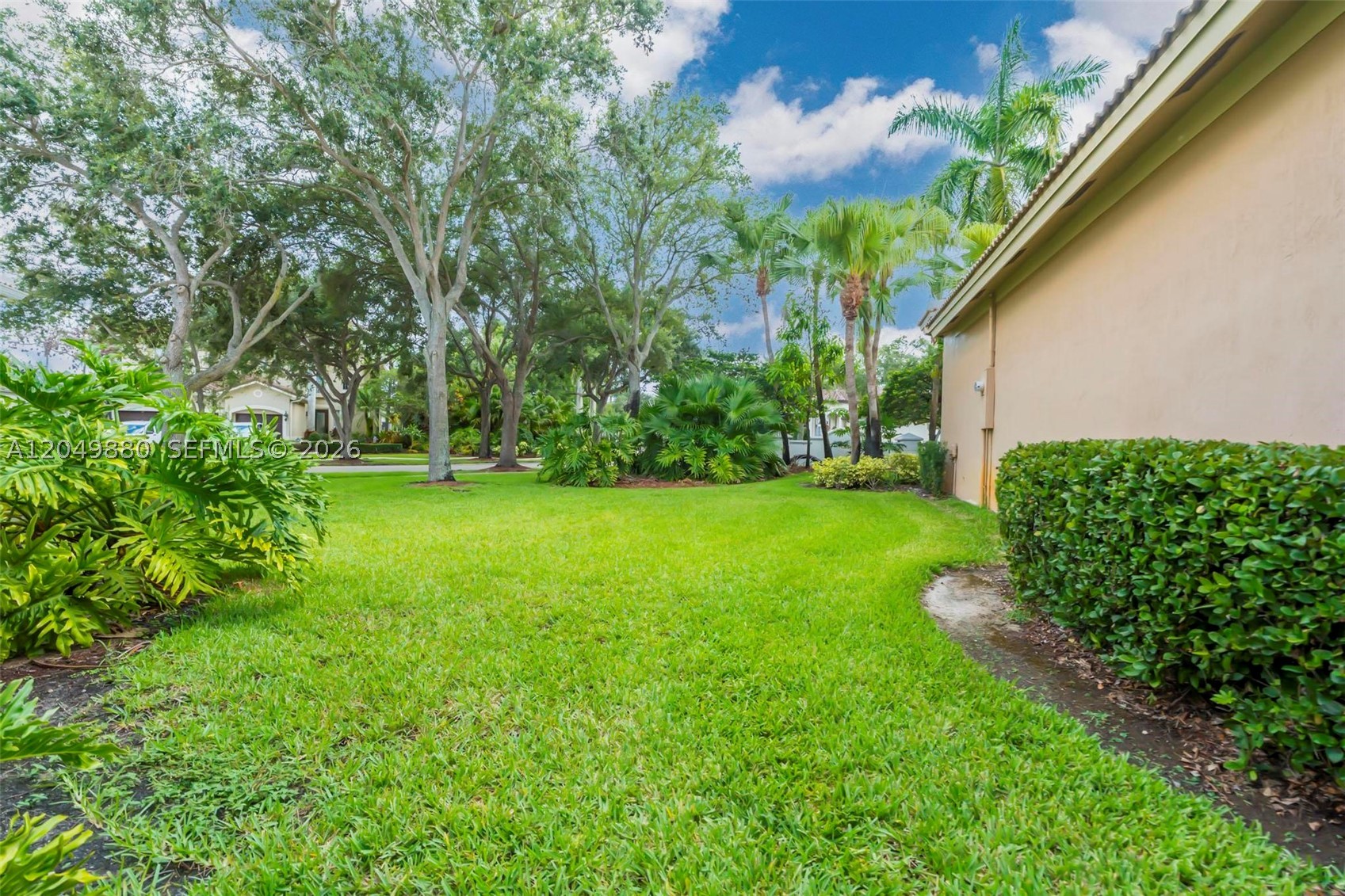 PEMBROKE ISLES III - Residential