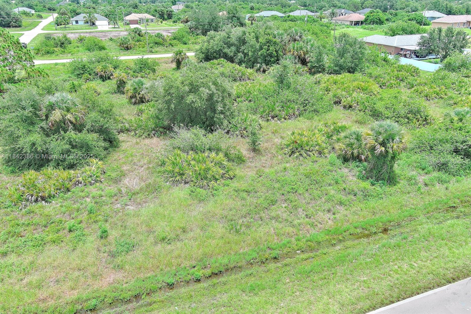 LEHIGH ACRES - Land