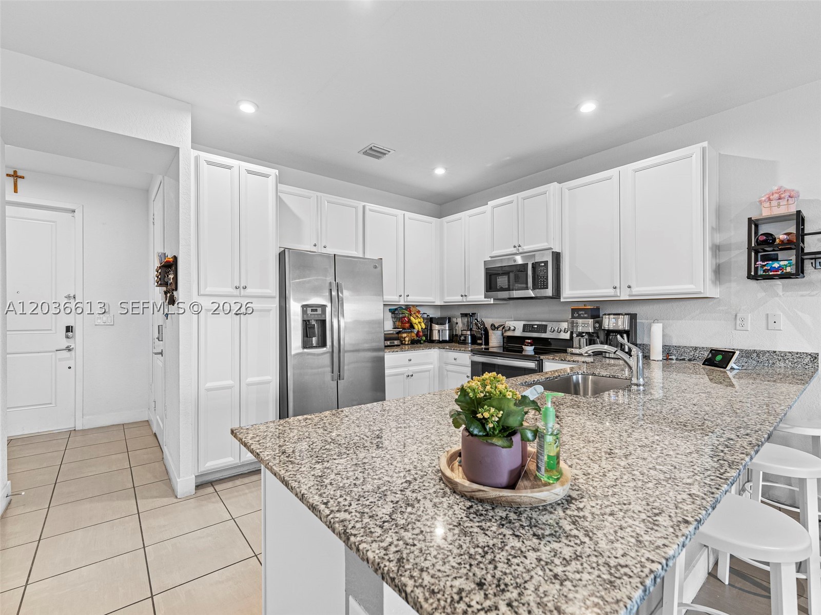 MC RESIDENTIAL - Residential Lease