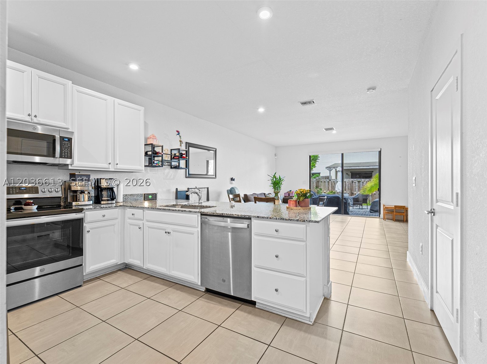 MC RESIDENTIAL - Residential Lease