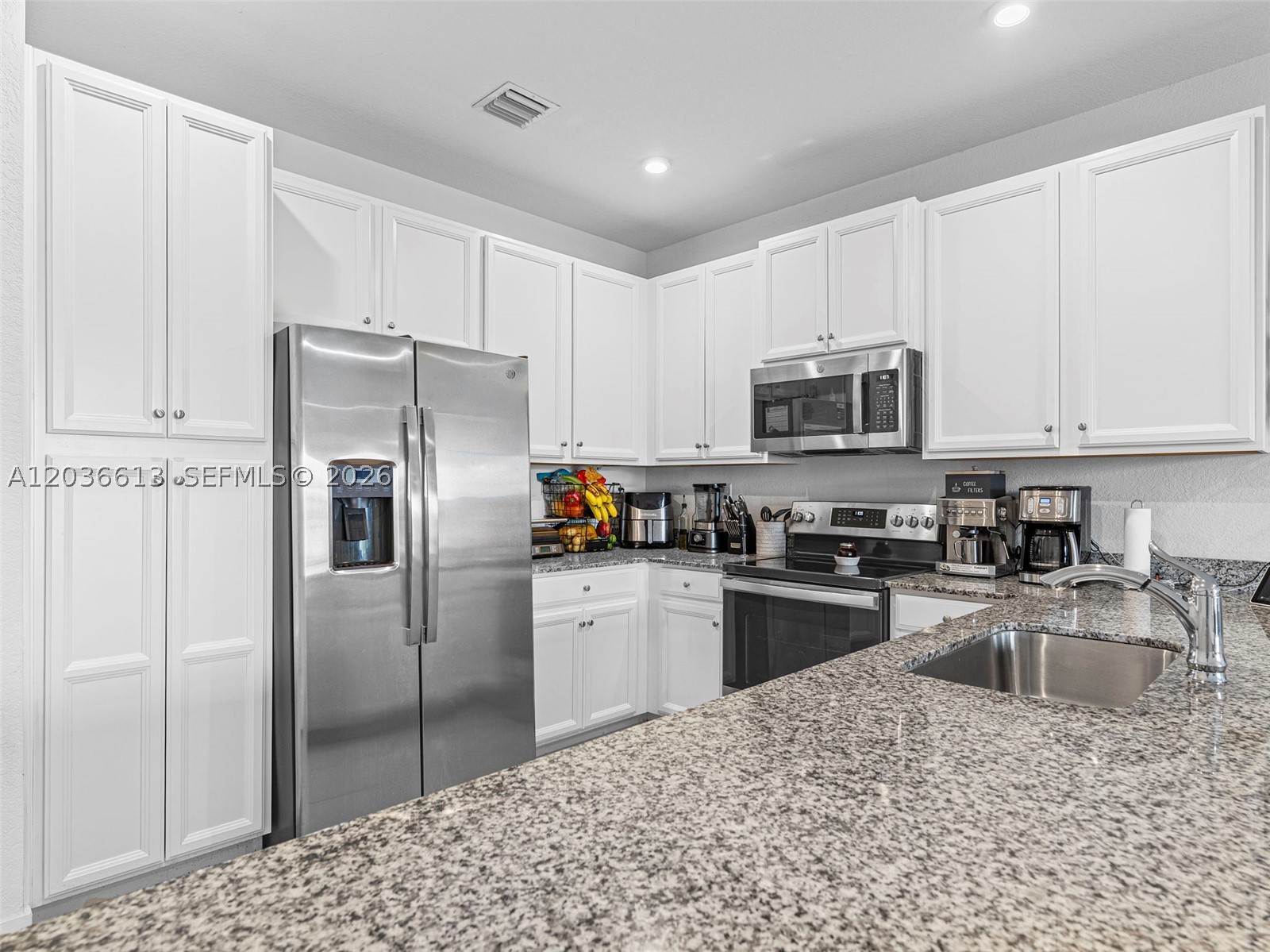 MC RESIDENTIAL - Residential Lease