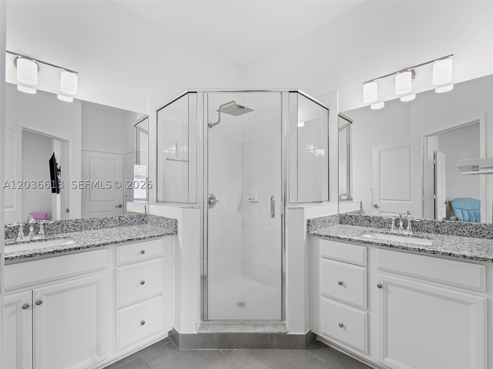MC RESIDENTIAL - Residential Lease