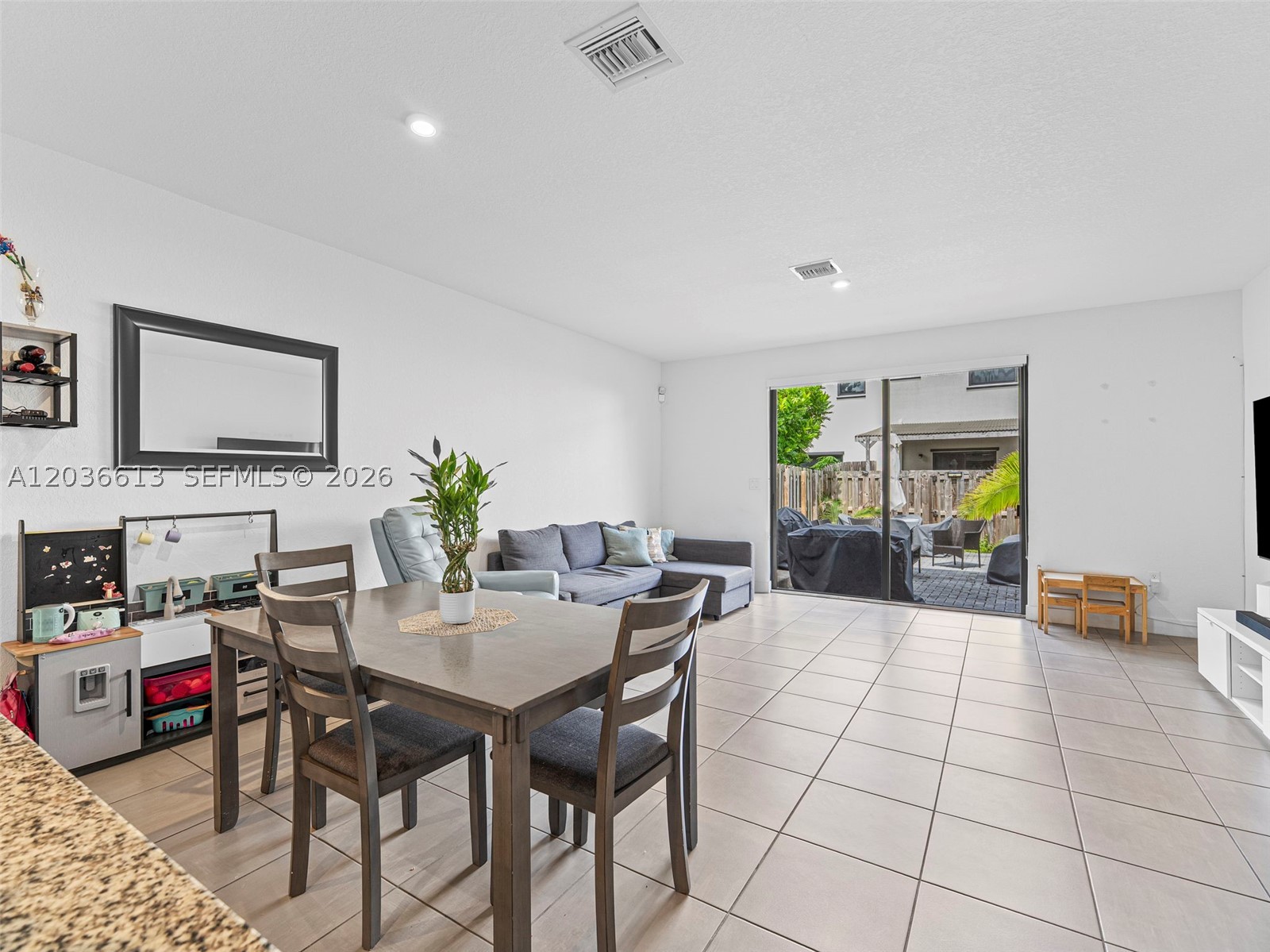 MC RESIDENTIAL - Residential Lease