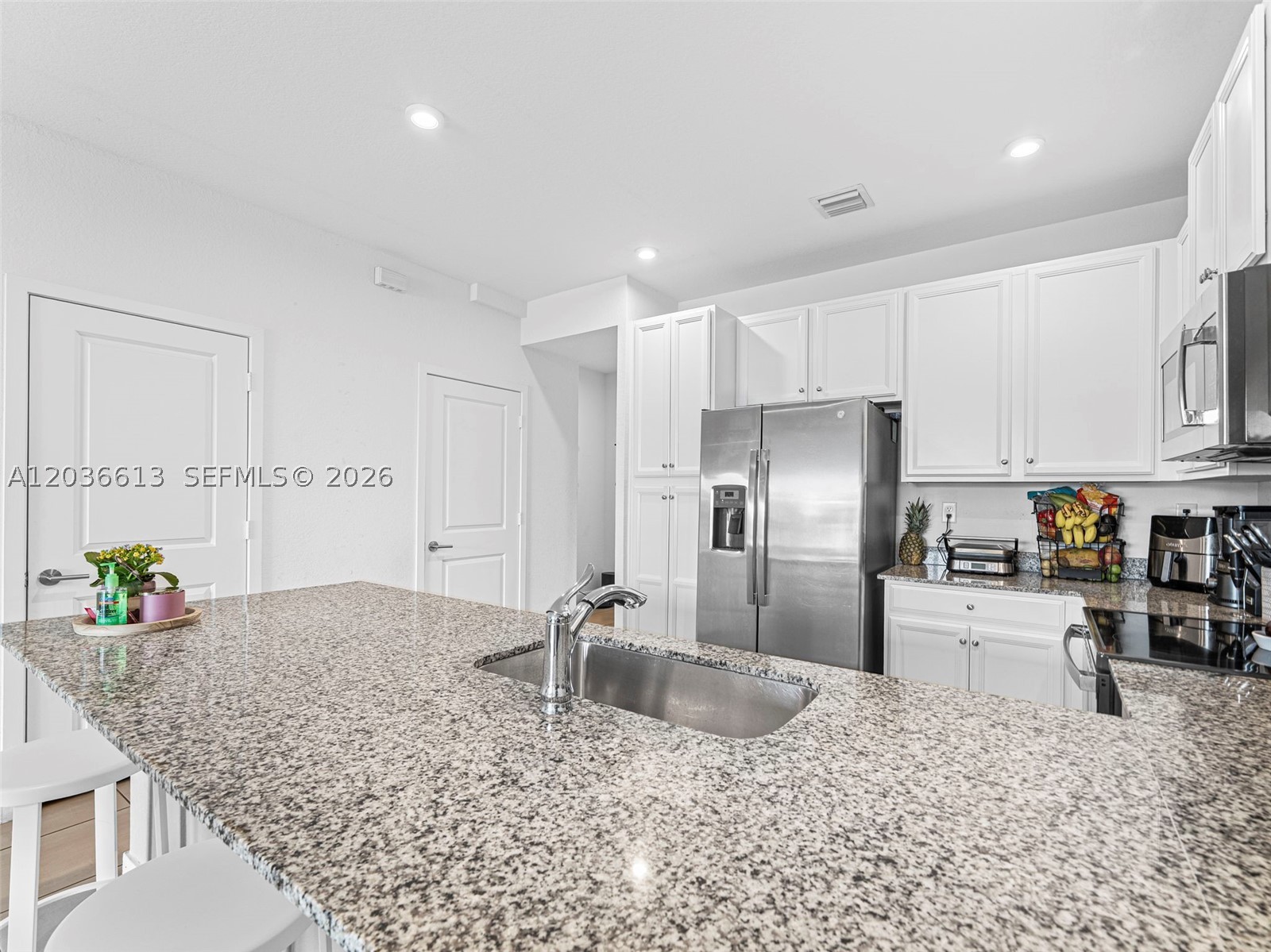 MC RESIDENTIAL - Residential Lease