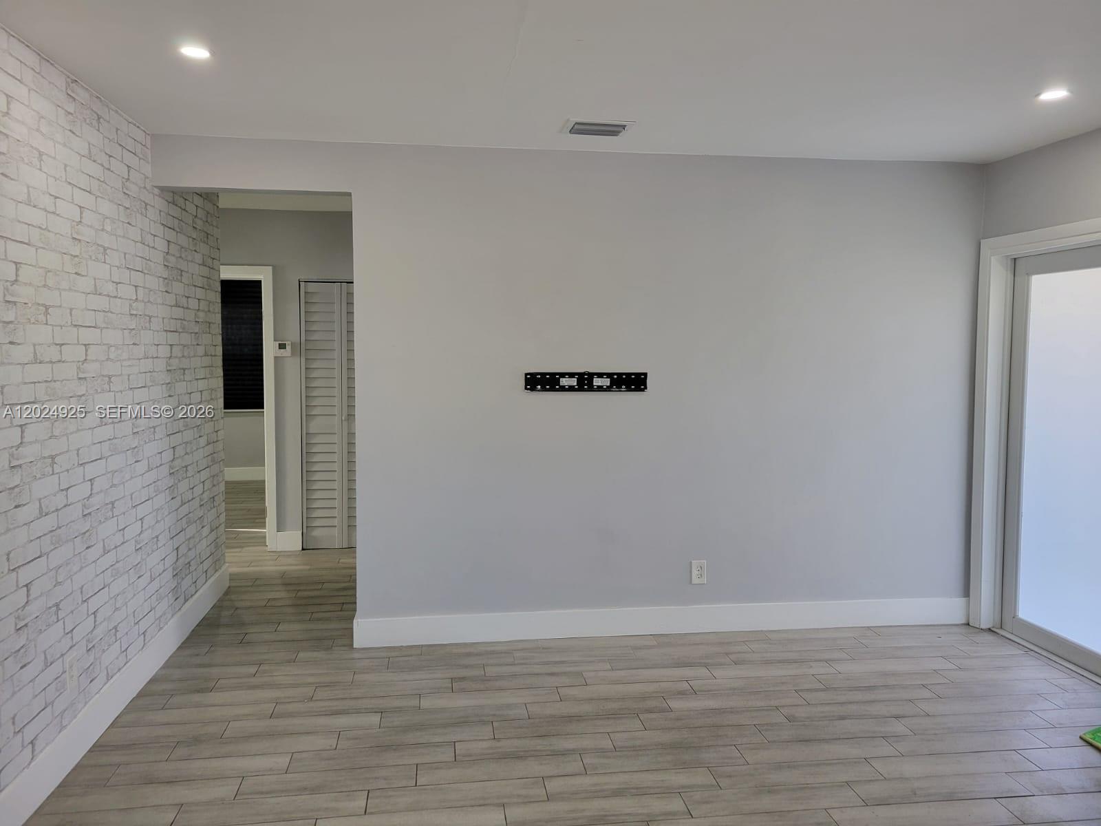 UNIVERSITY PARK - Residential Lease