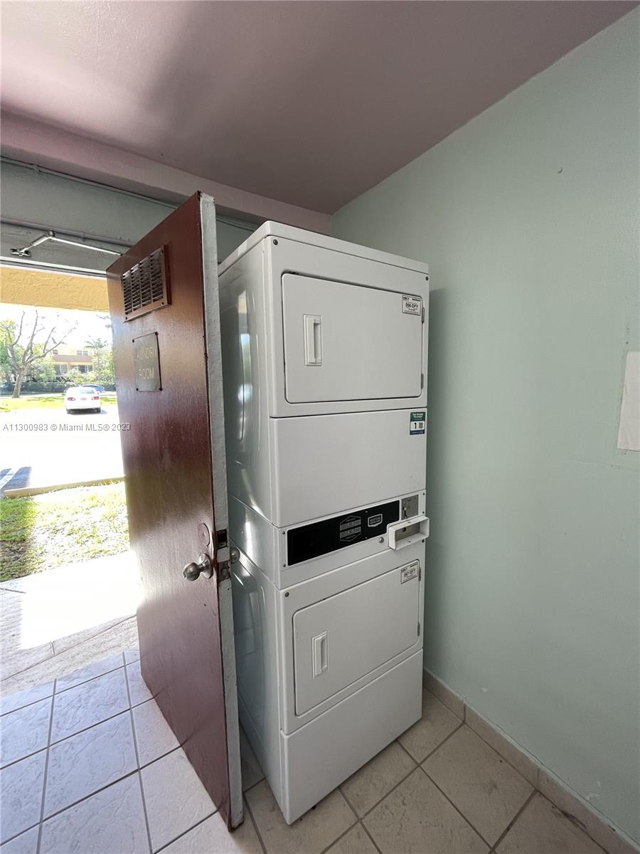 FERNWOODS CONDO NO 1 - Residential Lease