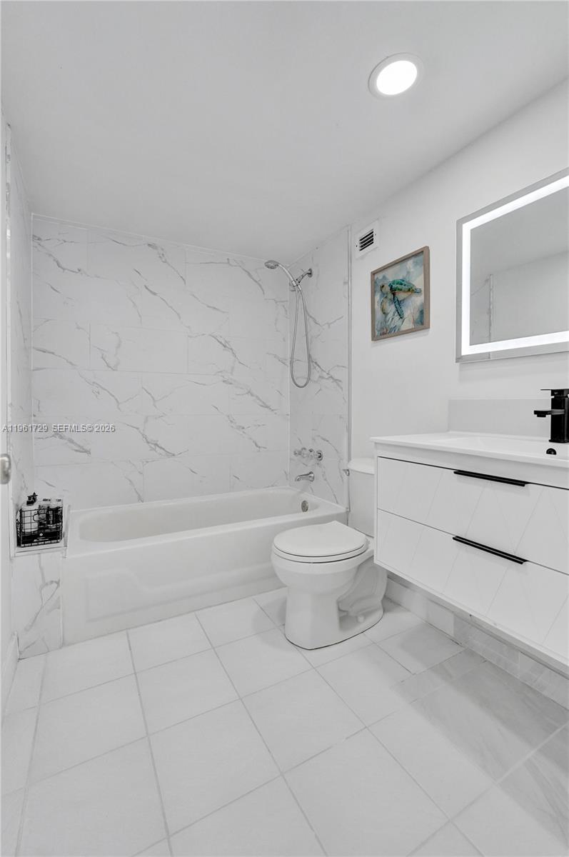 ALLINGTON TOWERS CONDO - Residential