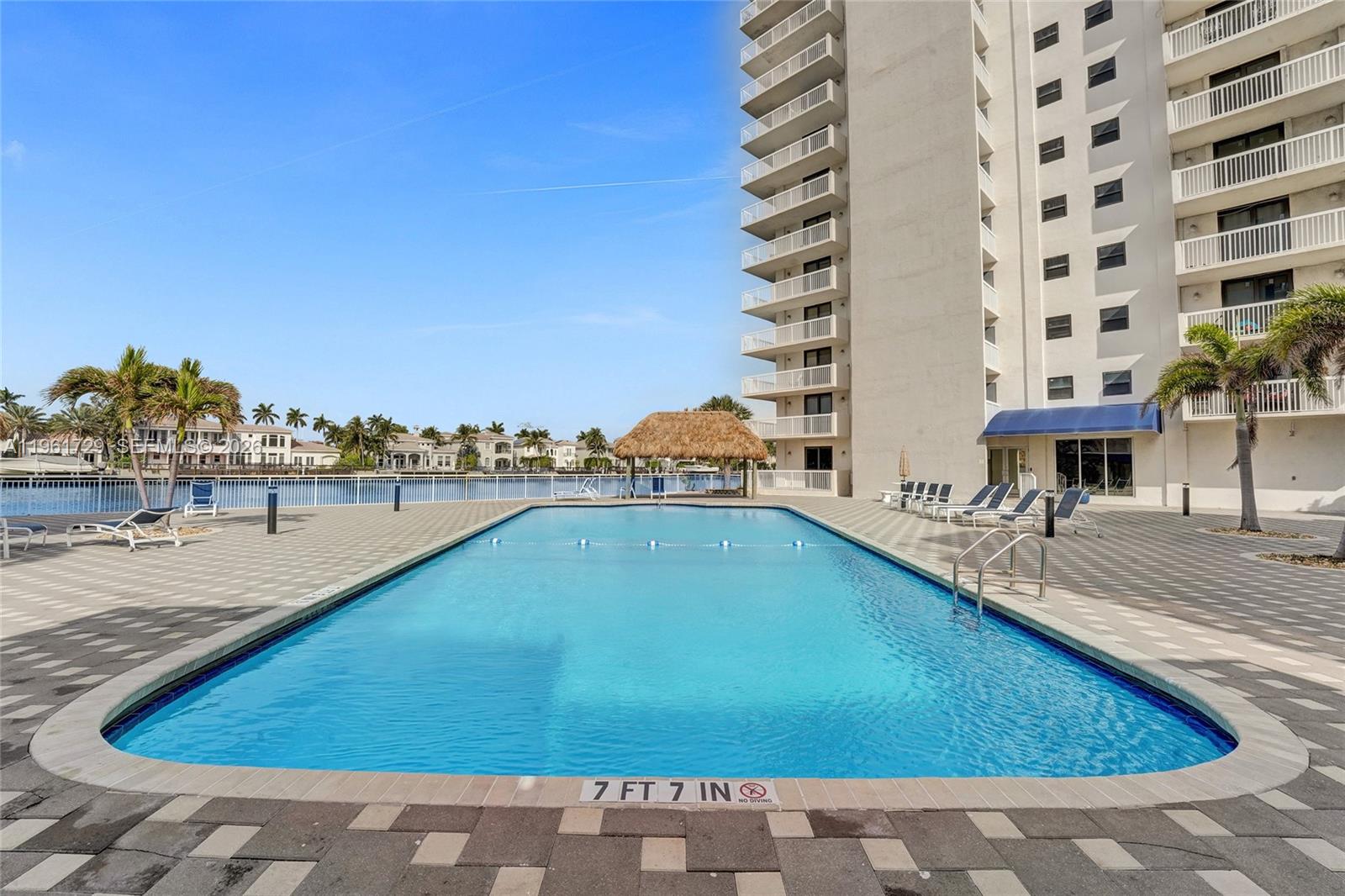 ALLINGTON TOWERS CONDO - Residential