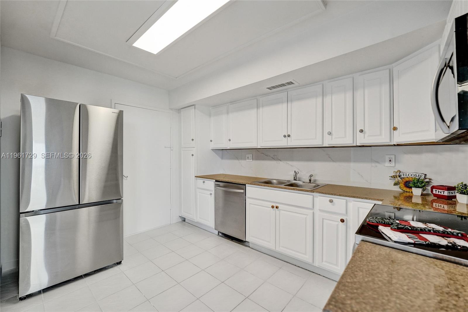 ALLINGTON TOWERS CONDO - Residential