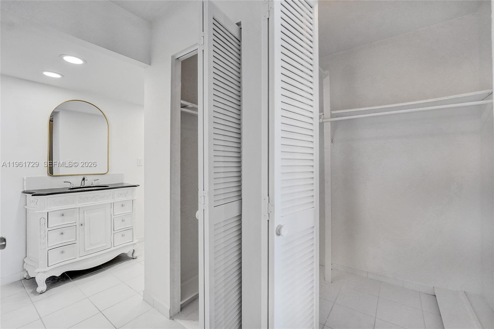 ALLINGTON TOWERS CONDO - Residential