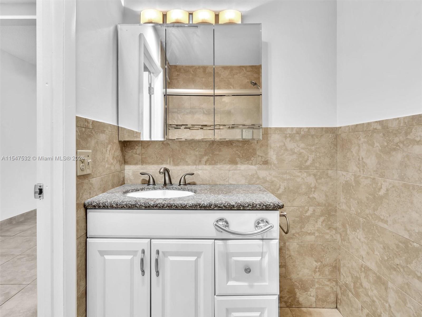SHERIDAN LAKES CONDO APTS - Residential