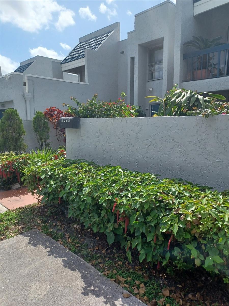 WIMBLEDON TOWNHOUSE III-2 - Residential