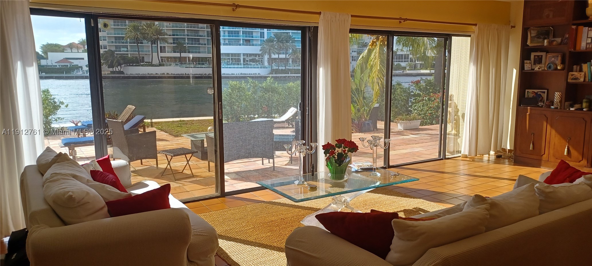 GOLDEN BEACH SEC E - Residential