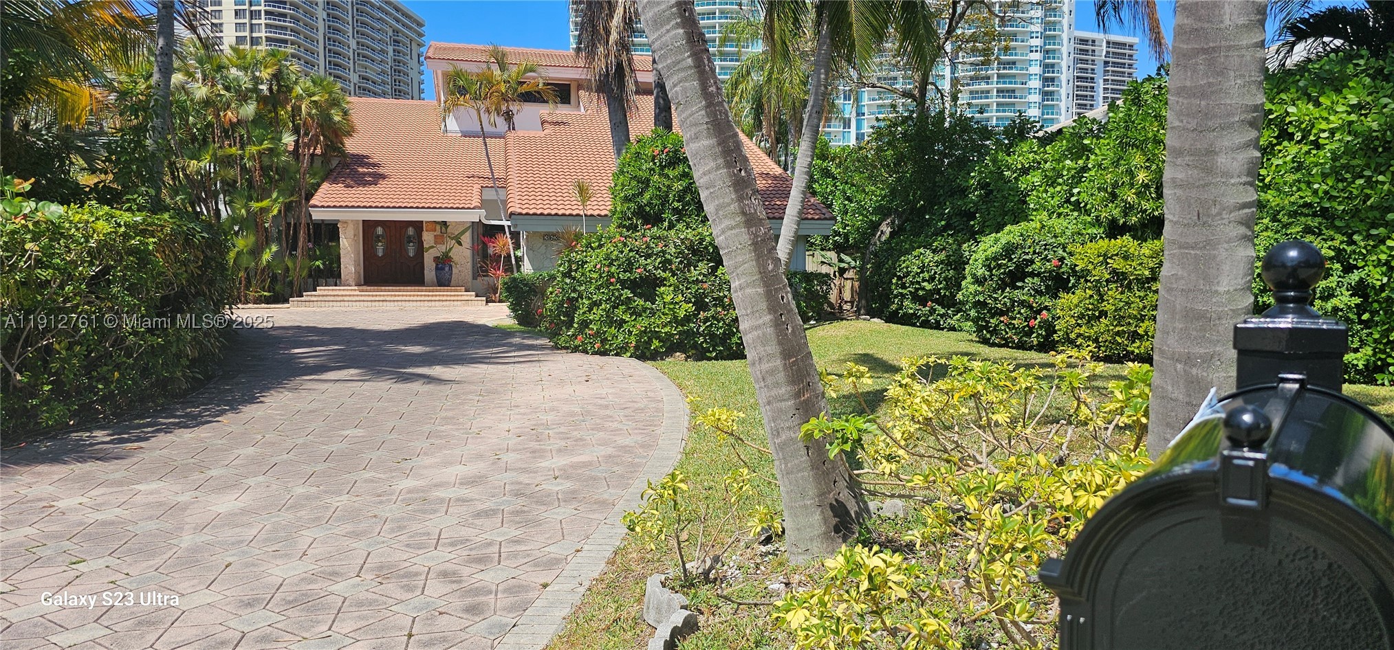 GOLDEN BEACH SEC E - Residential