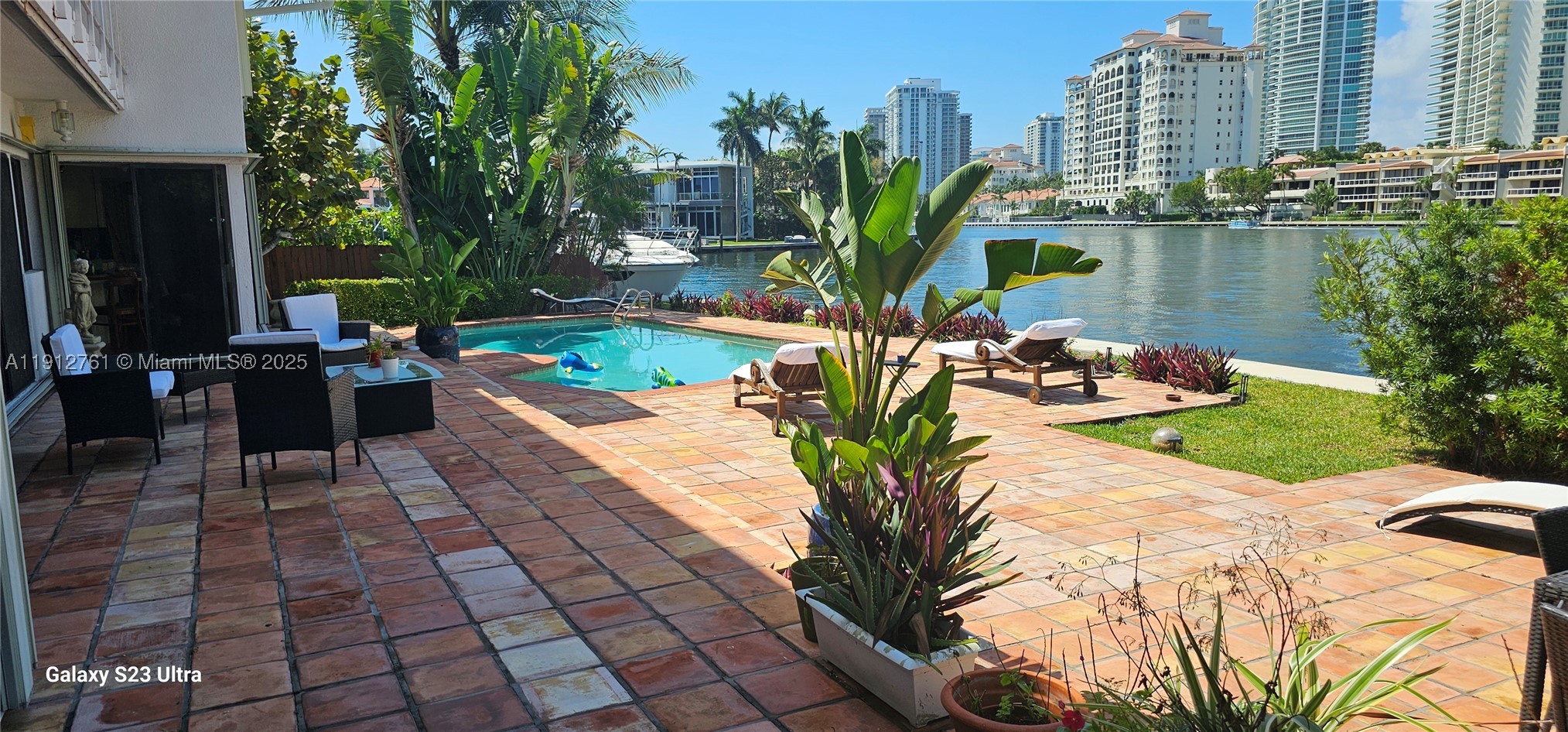 GOLDEN BEACH SEC E - Residential