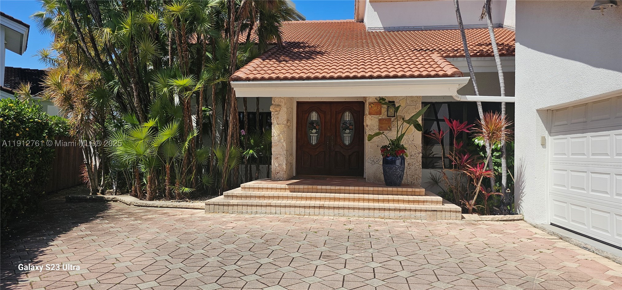 GOLDEN BEACH SEC E - Residential