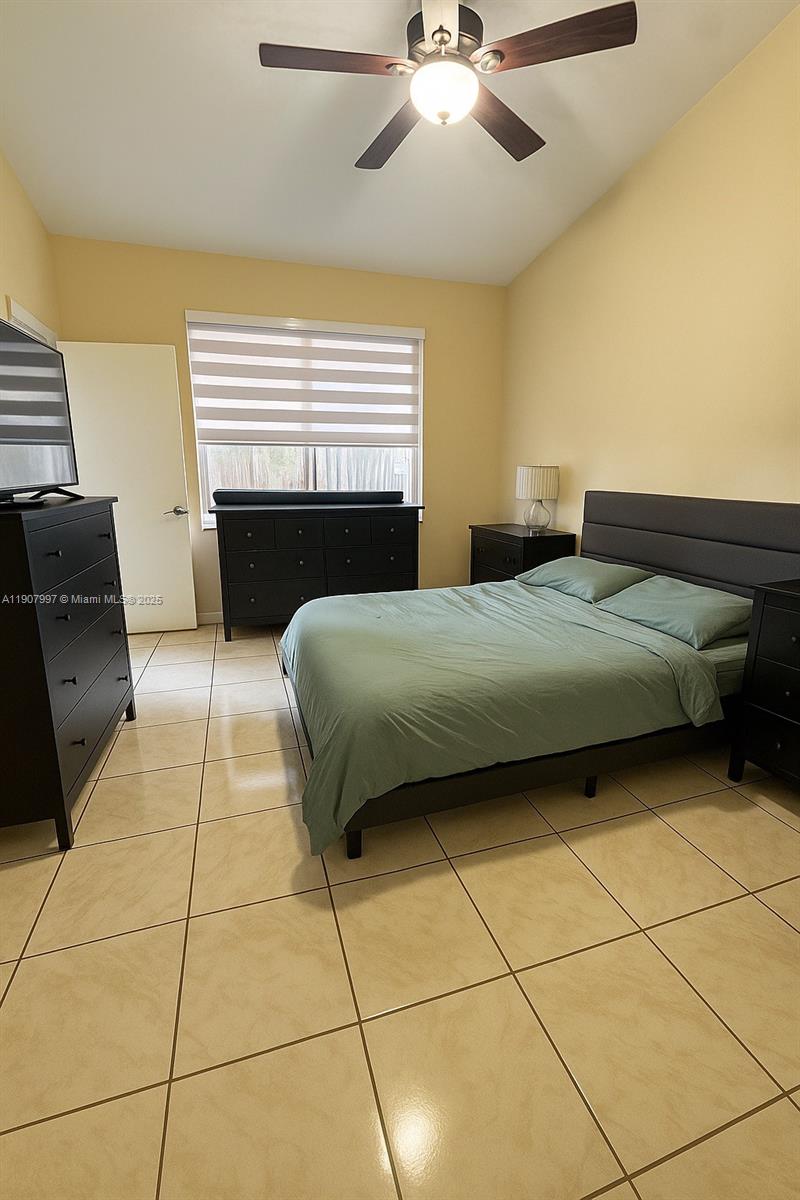 COUNTRY LAKE MANORS TOWNH - Residential