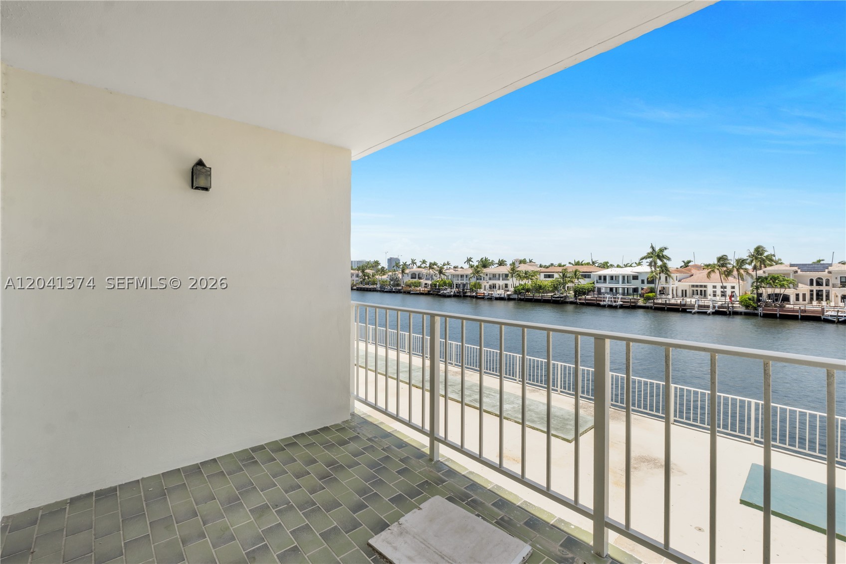 TRAFALGAR TOWERS CONDOMIN - Residential