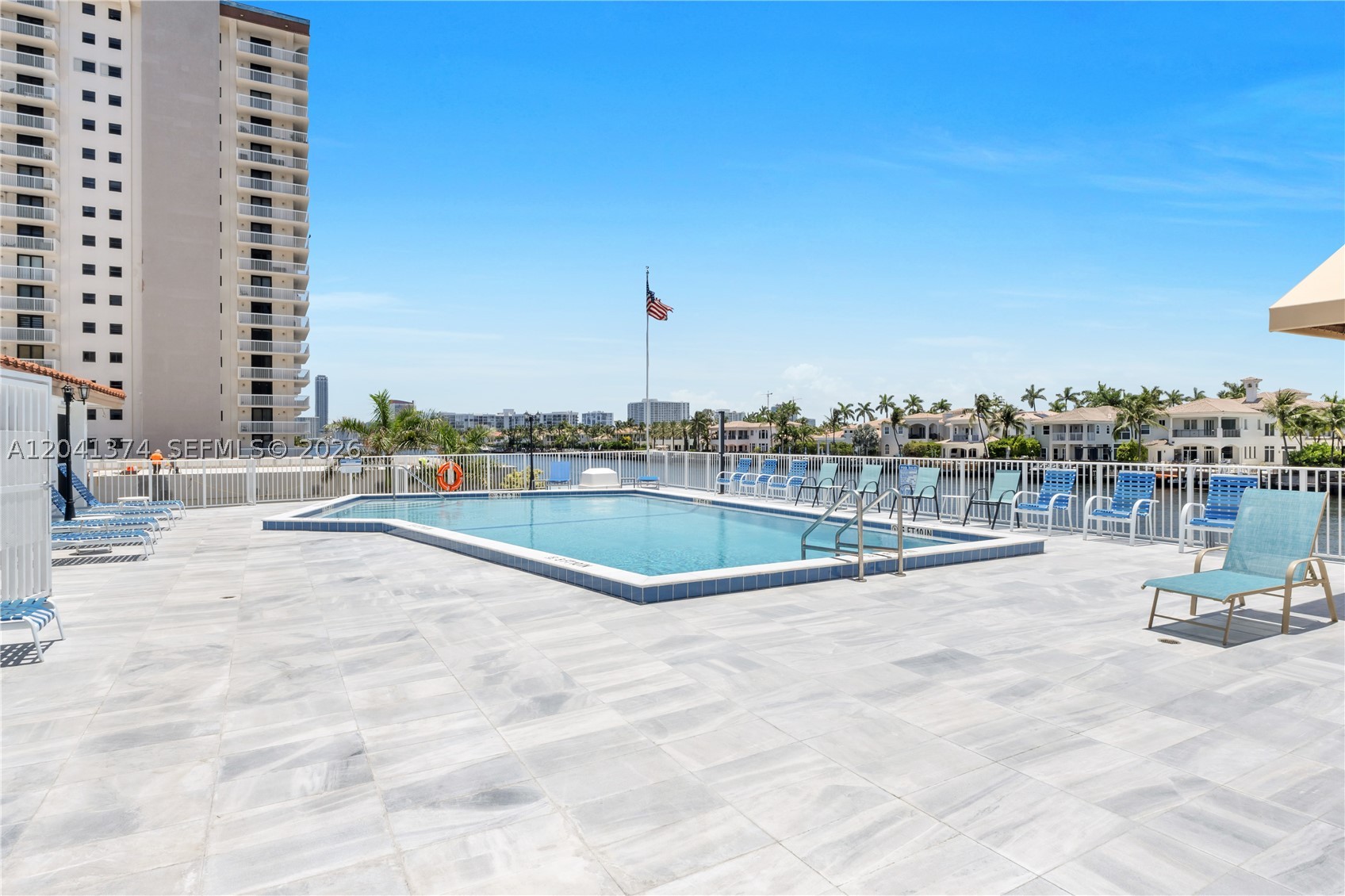 TRAFALGAR TOWERS CONDOMIN - Residential