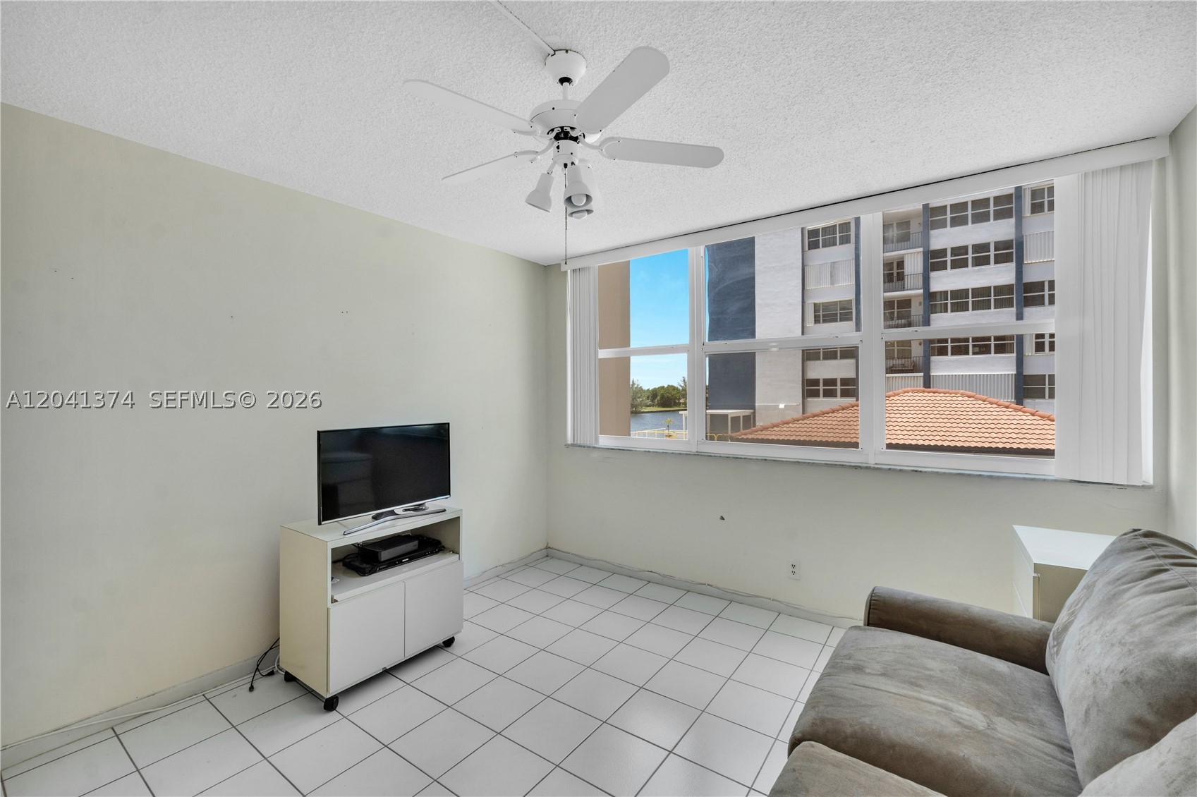 TRAFALGAR TOWERS CONDOMIN - Residential