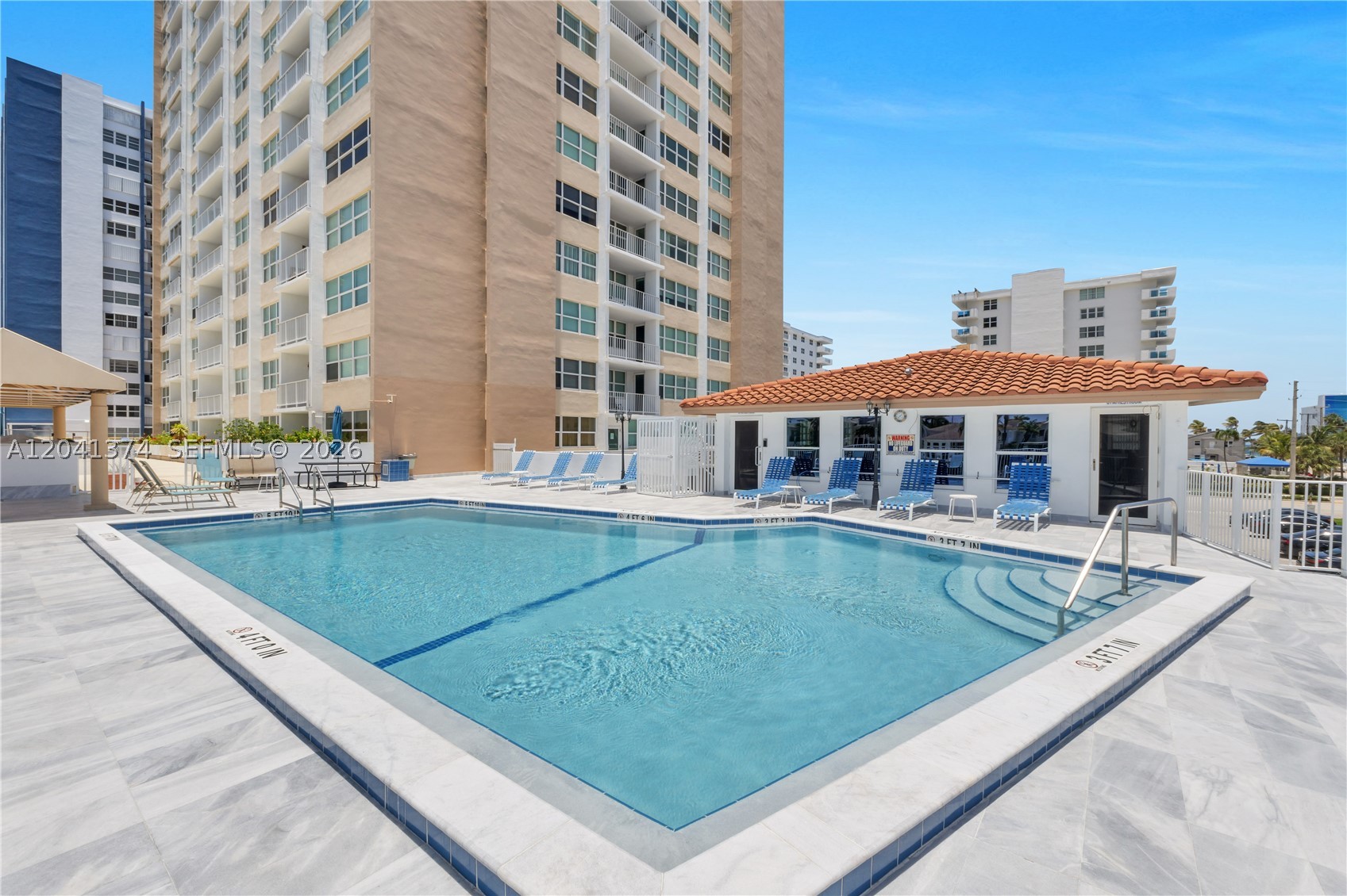 TRAFALGAR TOWERS CONDOMIN - Residential