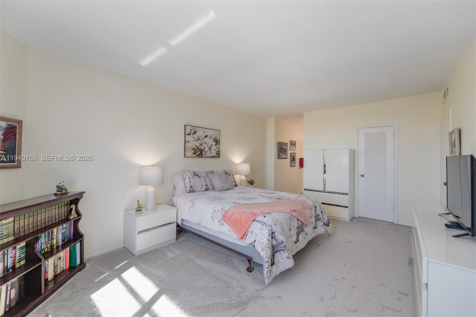 HEMISPHERES CONDO - Residential