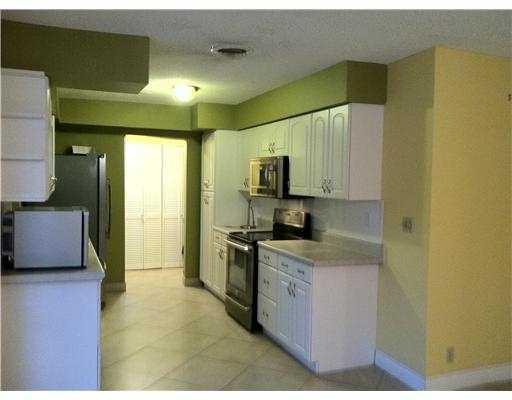 FAIRLAWN 1ST ADD 43-31 B - Residential Lease