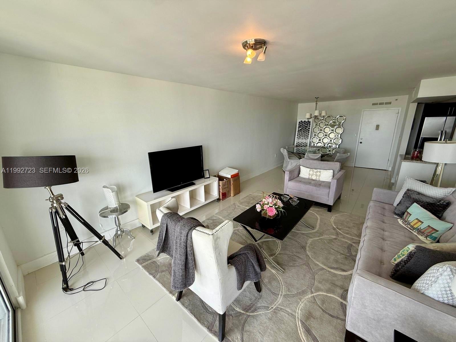 COMMODORE PLAZA CONDO - Residential