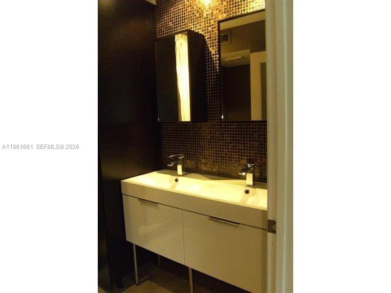 SAILBOAT POINTE CONDO - Residential