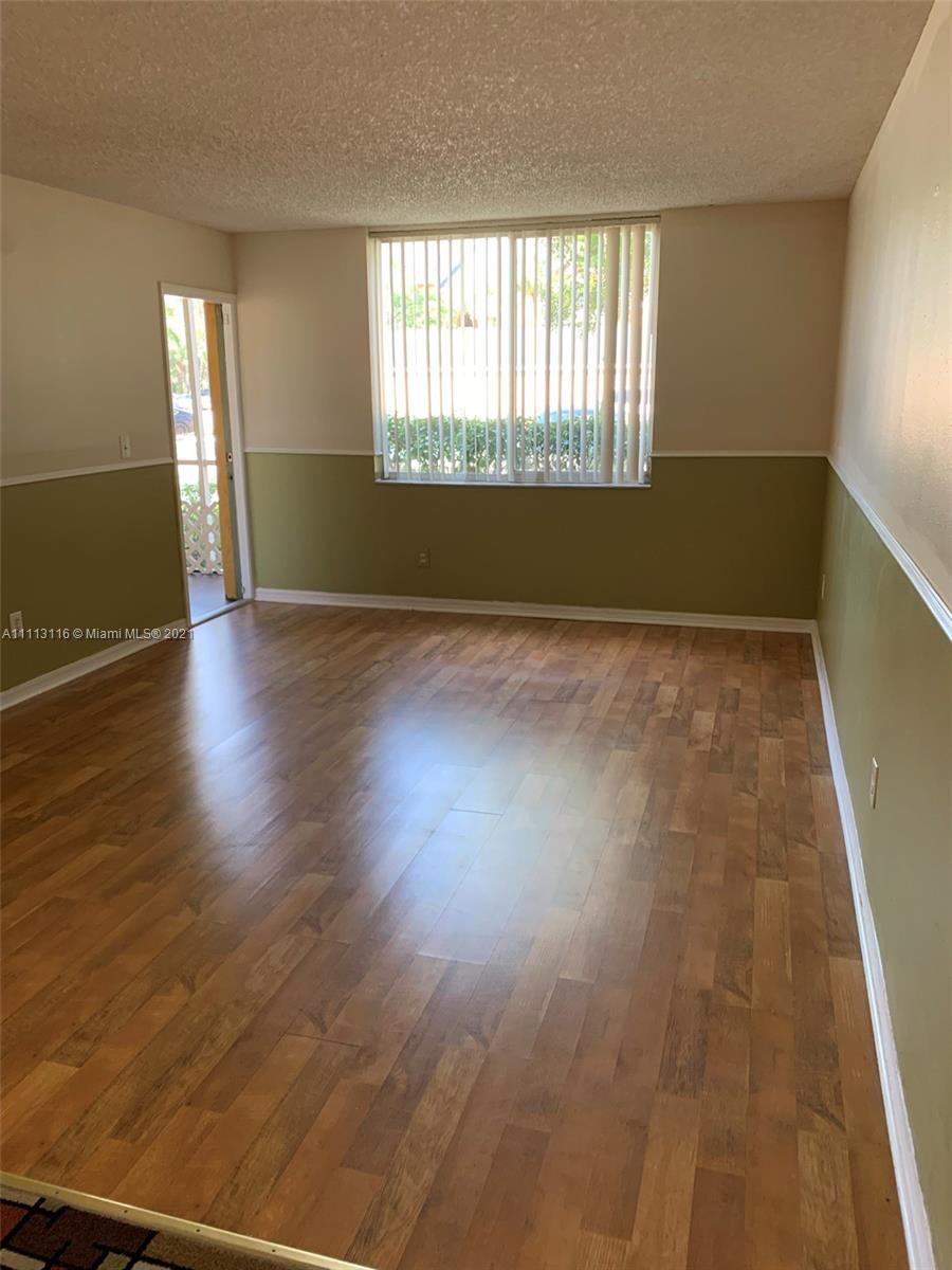 WINDWARD LAKES CONDO - Residential
