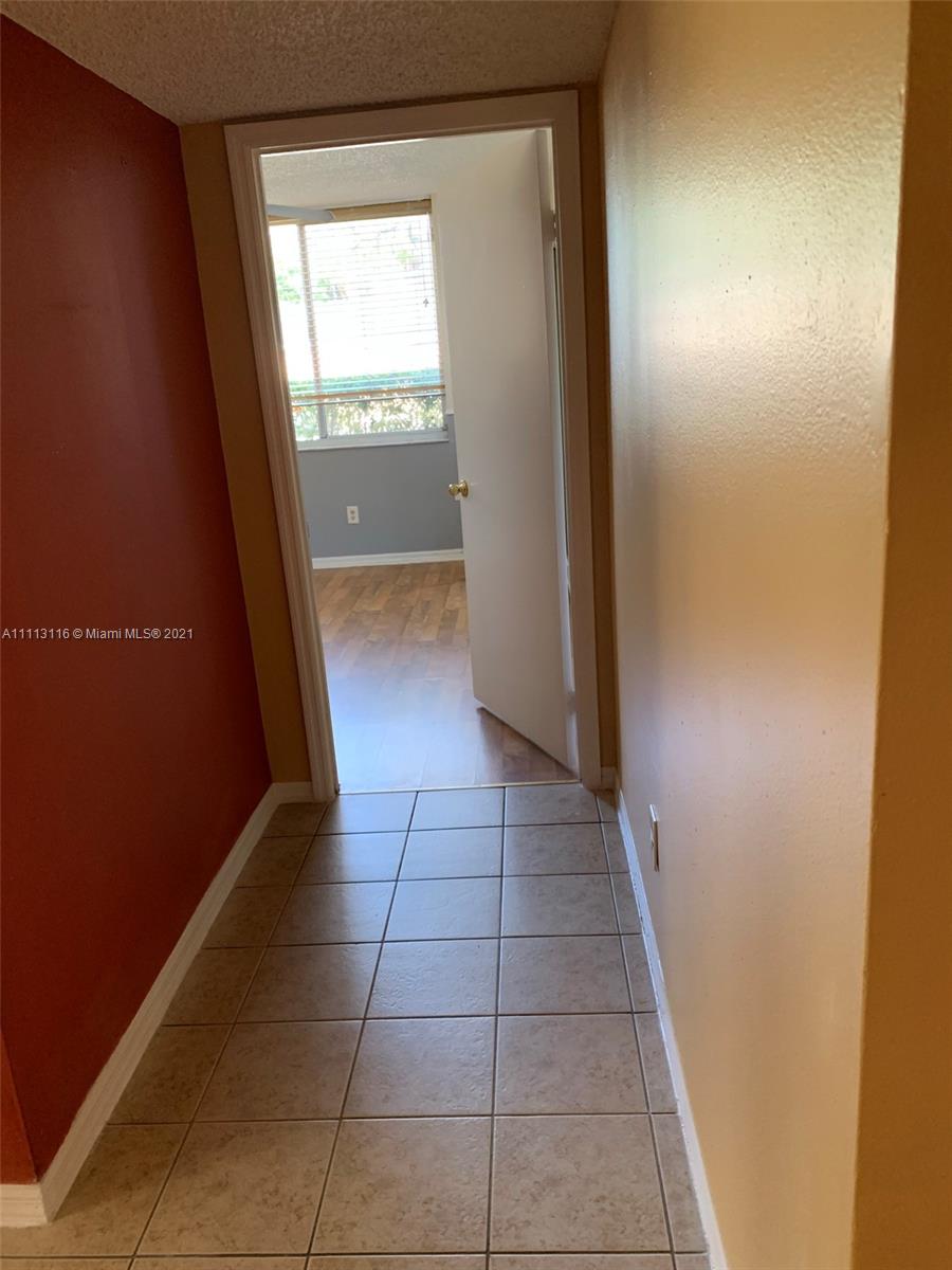WINDWARD LAKES CONDO - Residential