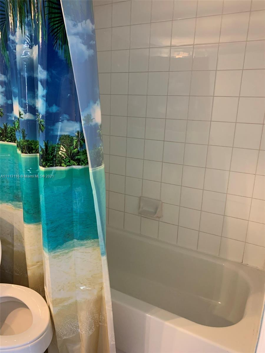 WINDWARD LAKES CONDO - Residential