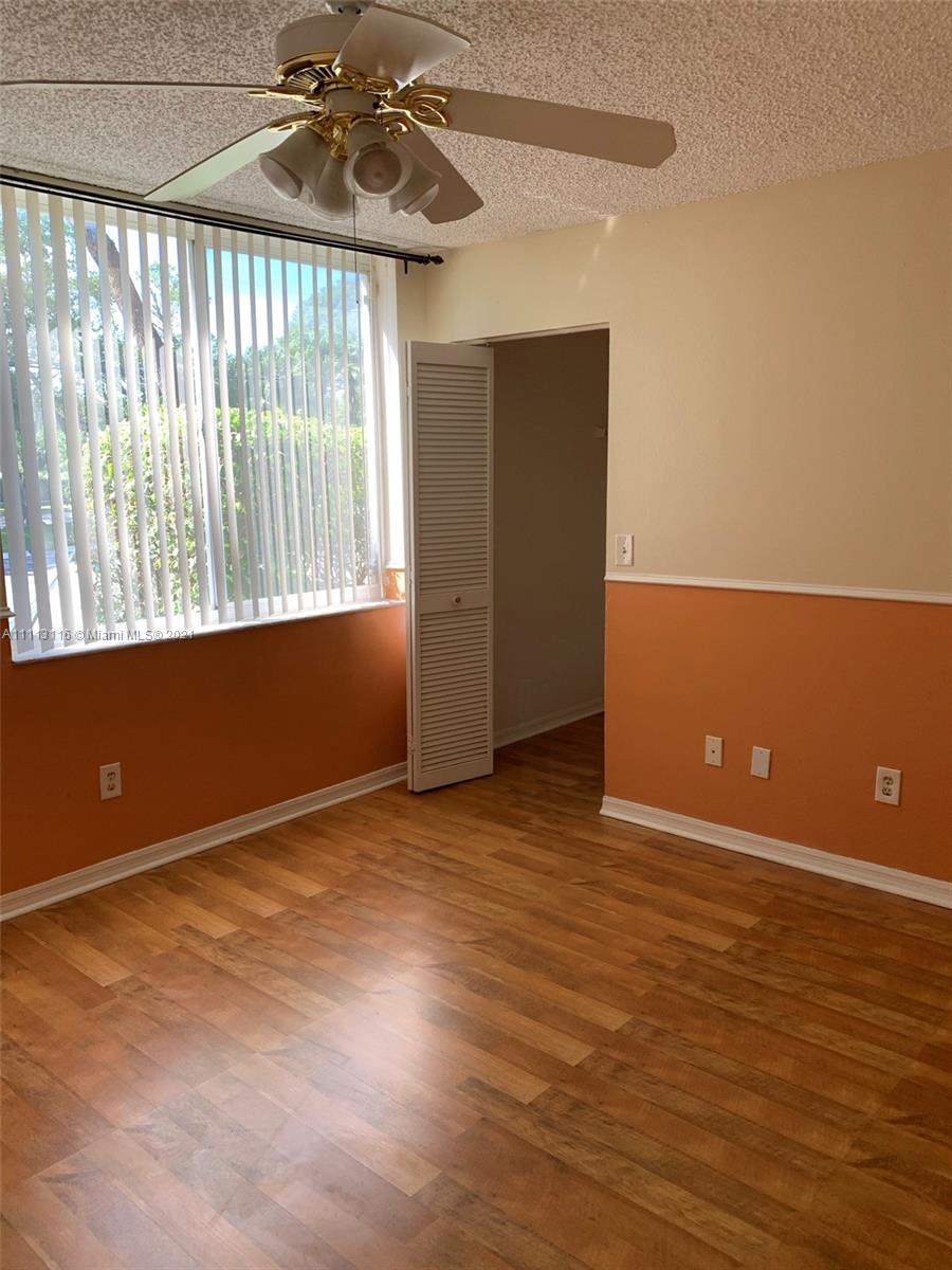 WINDWARD LAKES CONDO - Residential