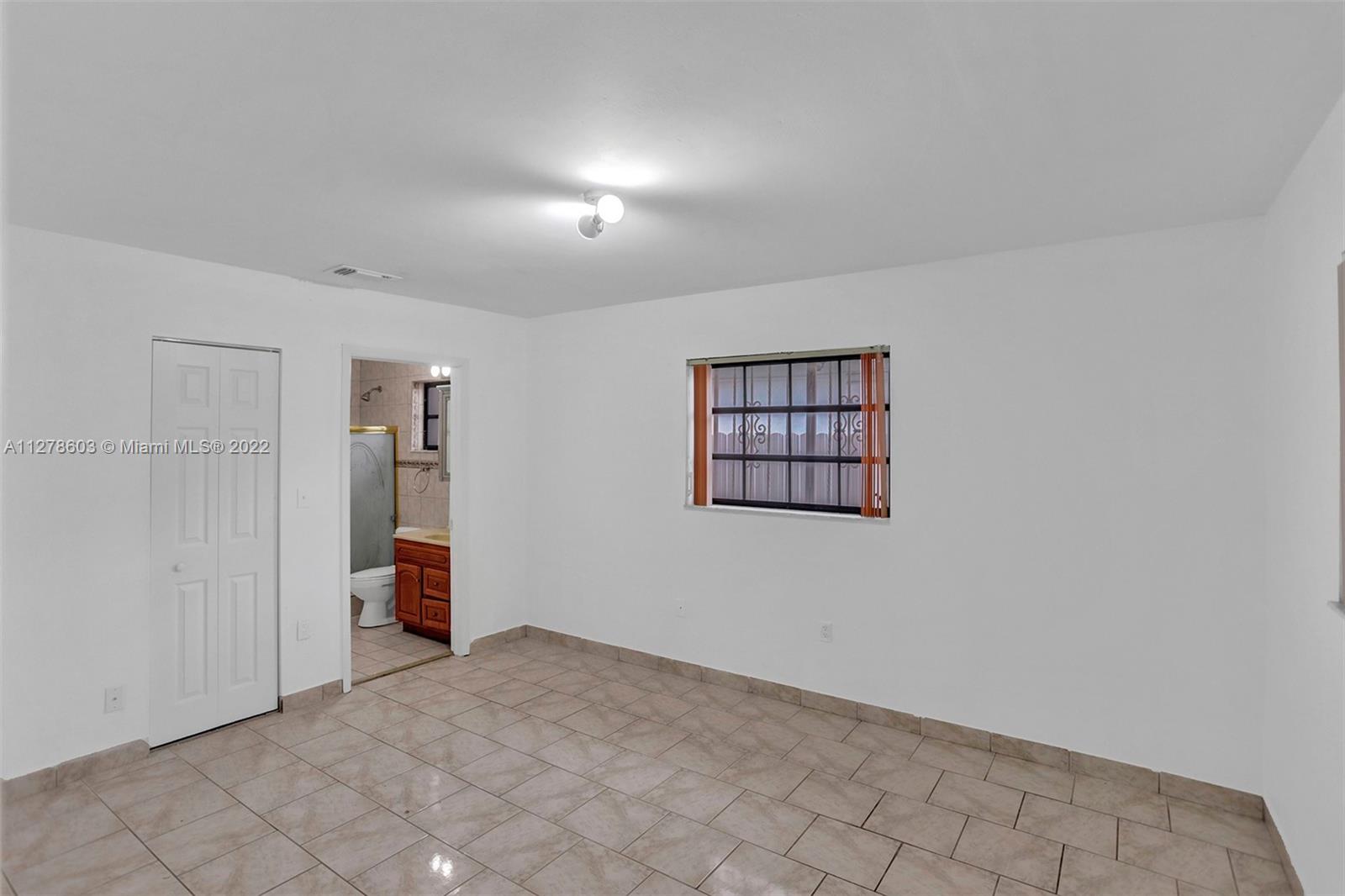 ROBLES GARDENS - Residential