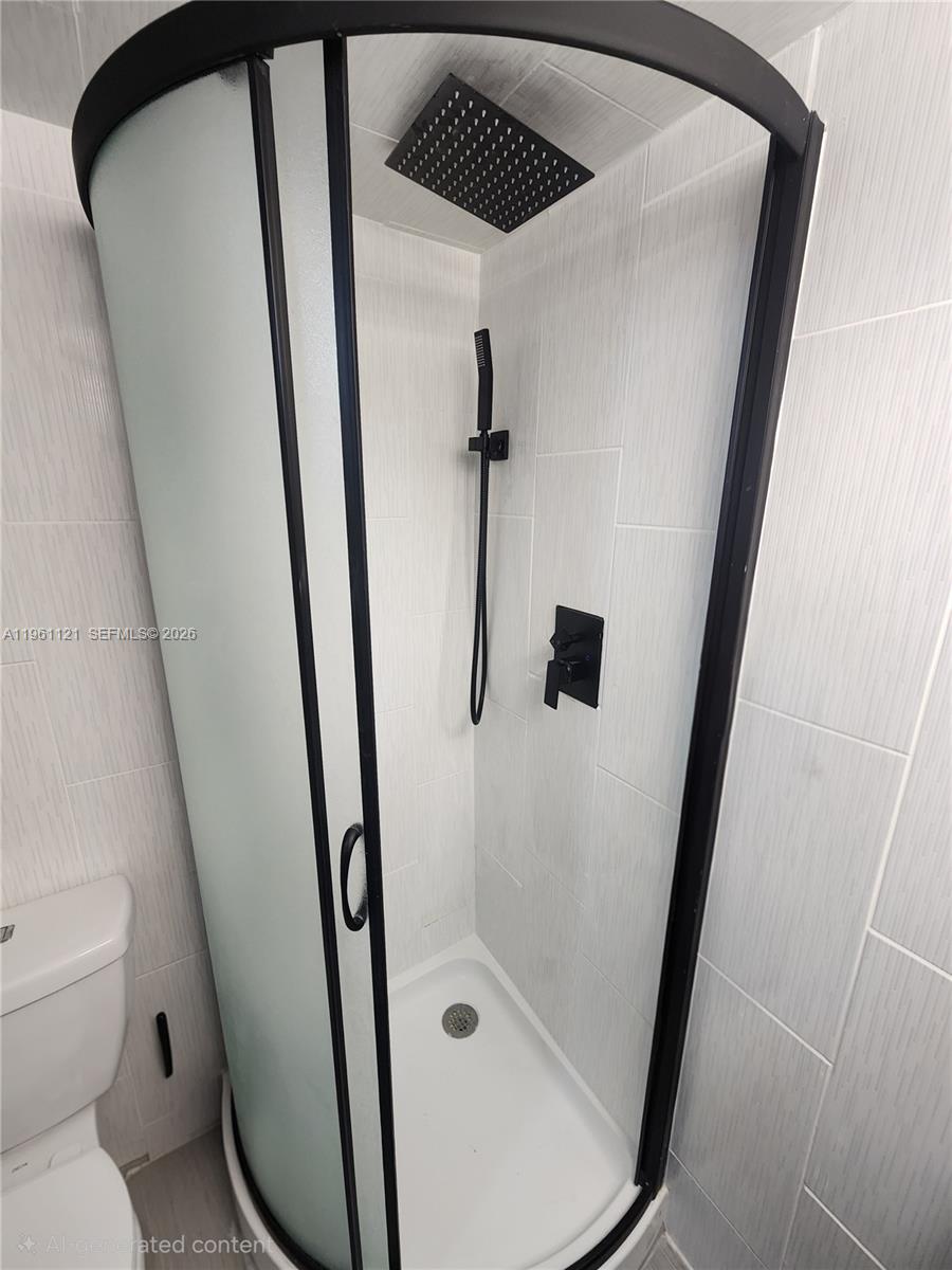 ADMIRALS PORT CONDO WEST - Residential