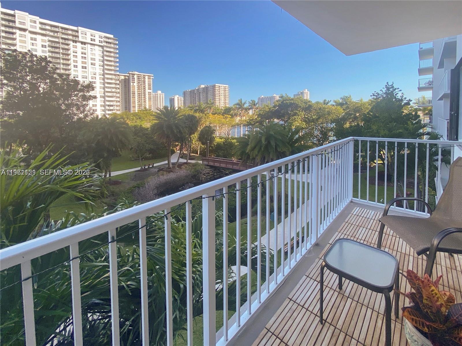 ADMIRALS PORT CONDO WEST - Residential
