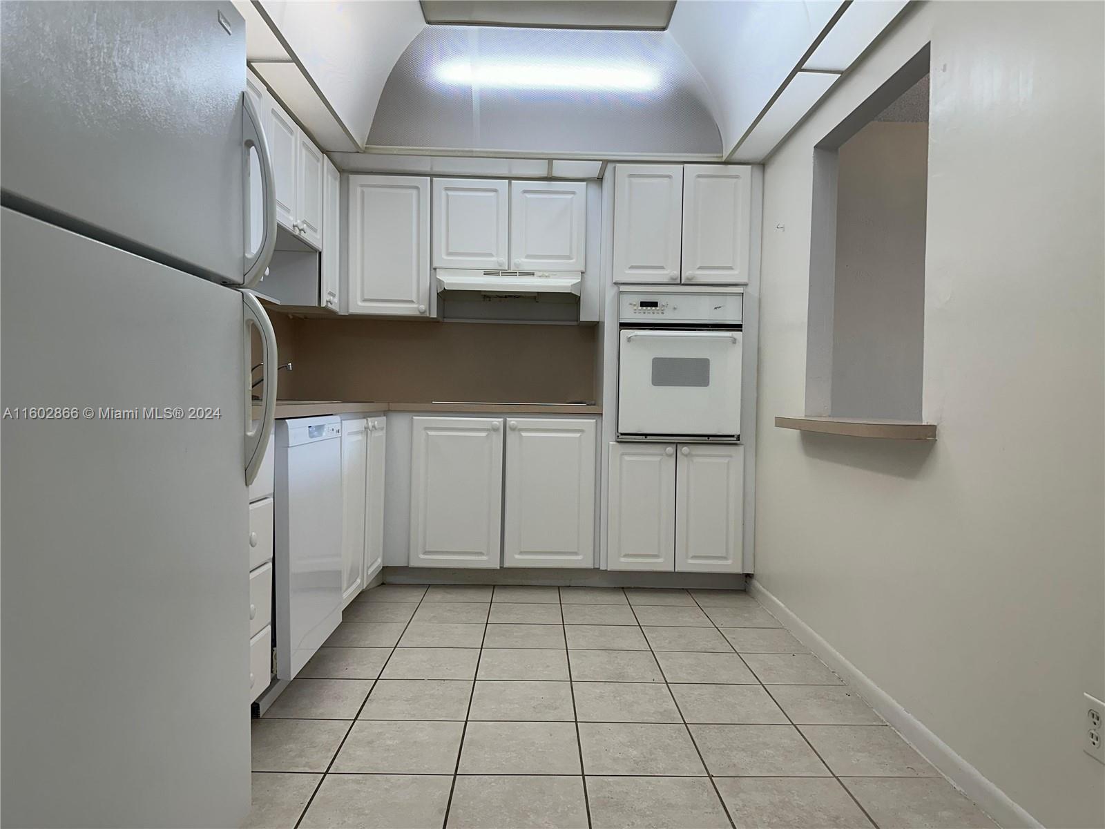 OCEANVIEW BUILDING B COND - Residential Lease
