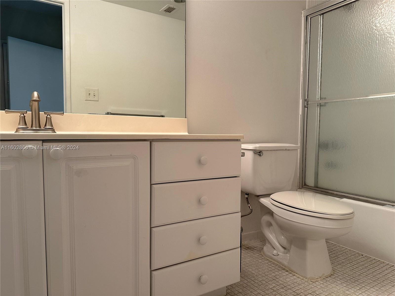 OCEANVIEW BUILDING B COND - Residential Lease