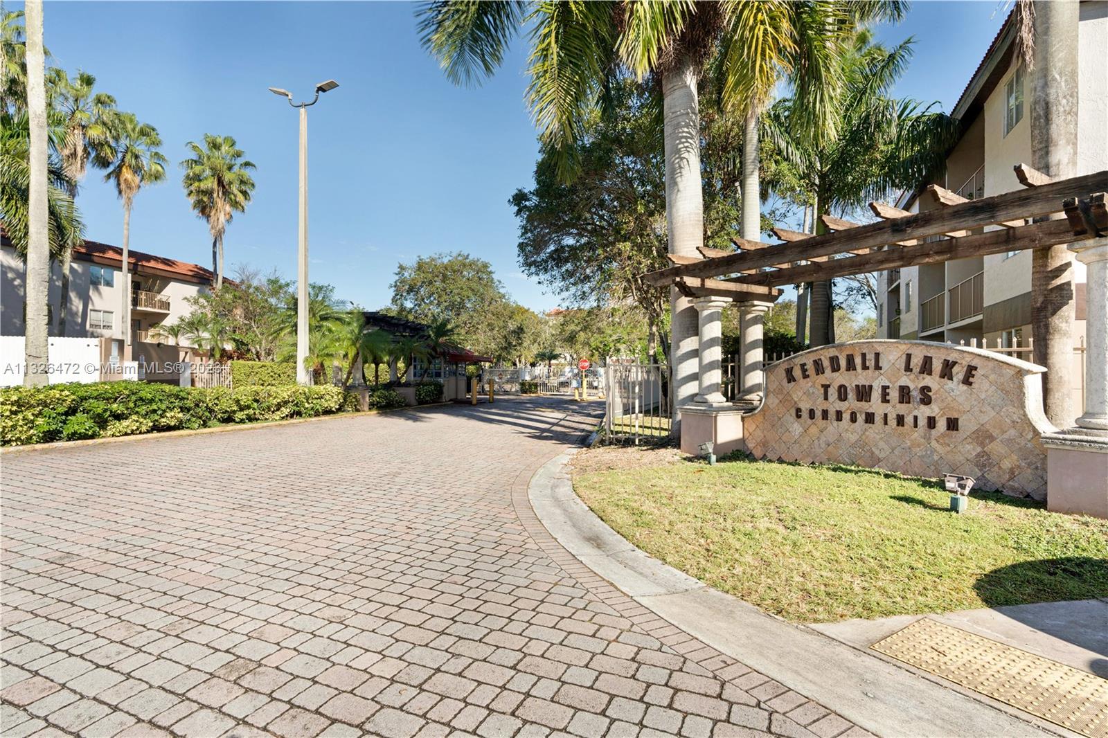 KENDALL LAKE TOWERS CONDO - Residential