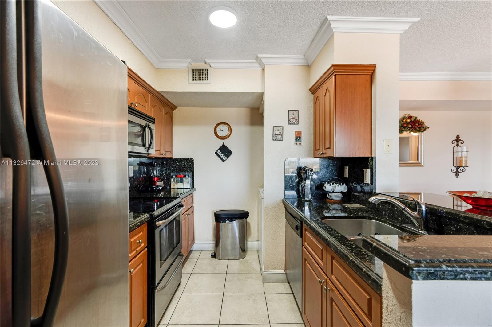 KENDALL LAKE TOWERS CONDO - Residential
