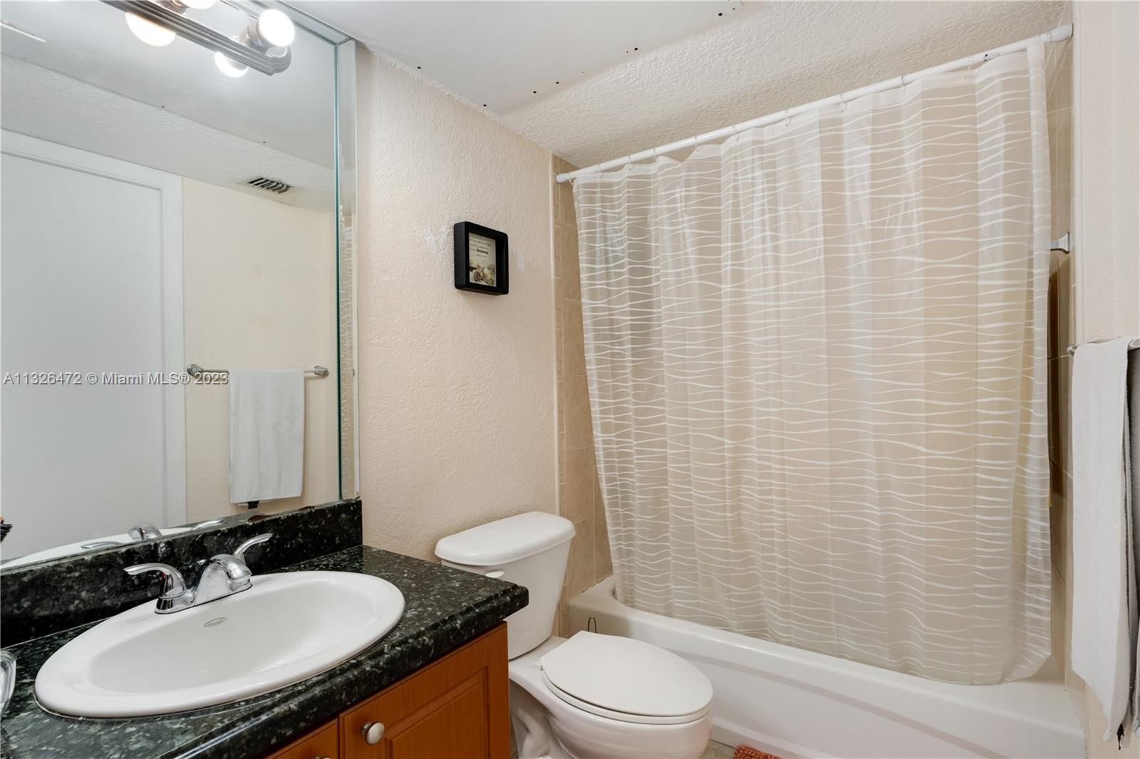KENDALL LAKE TOWERS CONDO - Residential