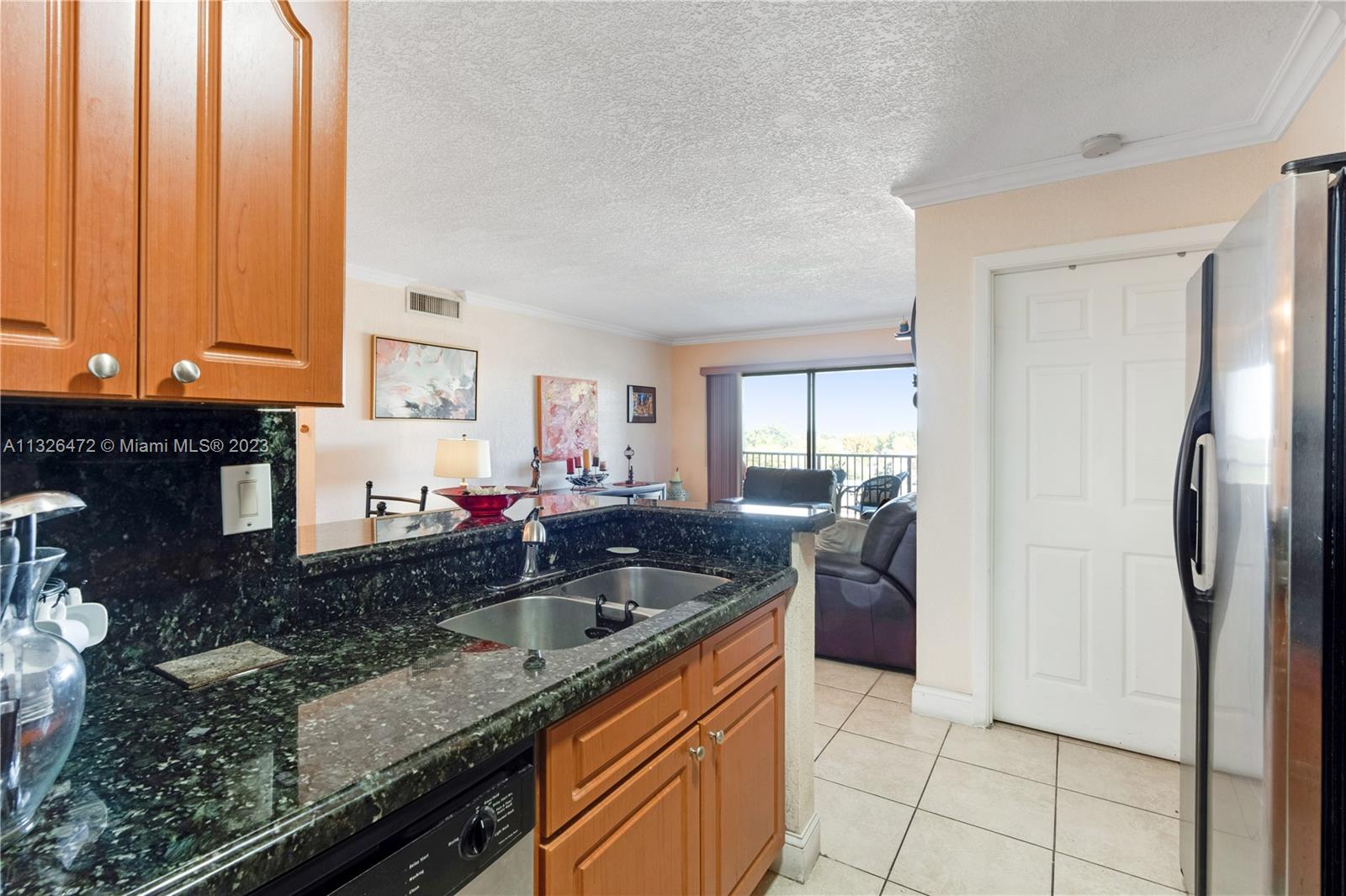 KENDALL LAKE TOWERS CONDO - Residential